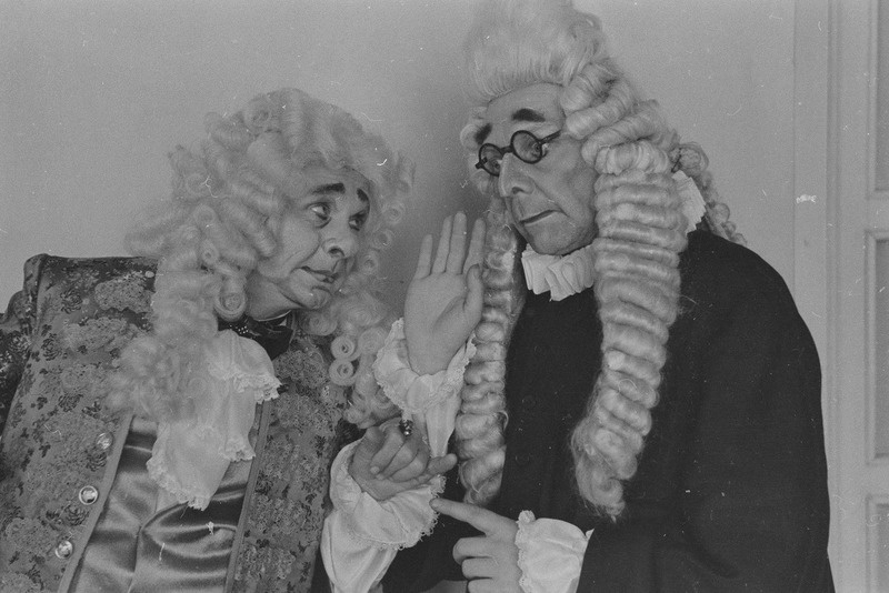 Ebapeig, Teater Estonia, 1954, osades: Pantalone – Boris Blinov, Doktor Lombardi – Rein Ranniku