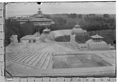 Valley Castle: view of the roofs.  duplicate photo