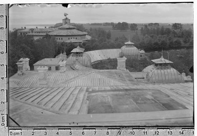 Valley Castle: view of the roofs.