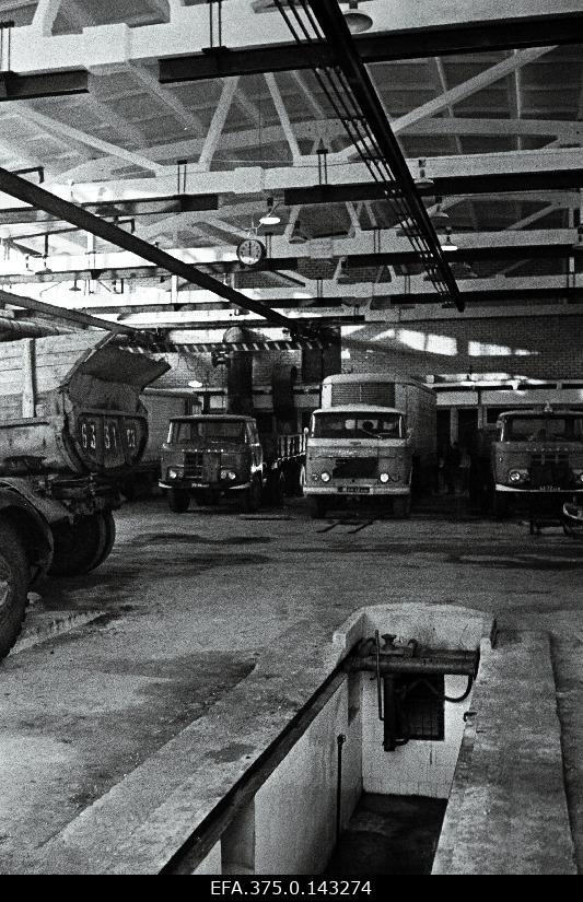 Pärnu Autobaasi nr. 7 remonditöökoja mootorijaoskond.