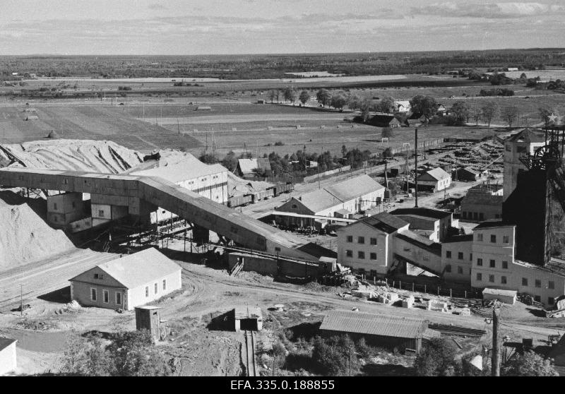 Vaade trusti Eesti Põlevkivi kaevandusele nr 8 ja Ahtmele.