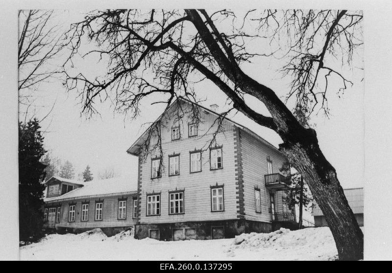 Vaade Pärsti Lasteaed-Algkoolile Viljandi Näidissovhoosis.