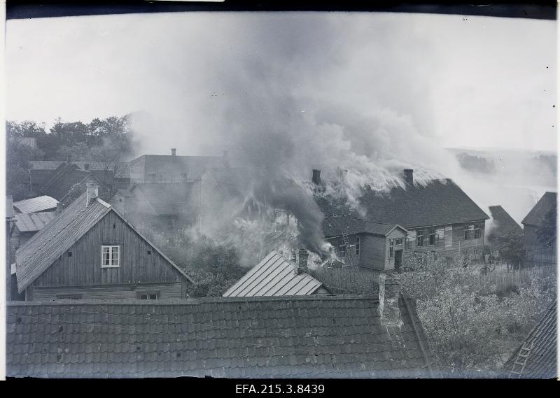 Sõjaväekasarmute põlemine 1925.a. Mäe tänaval.