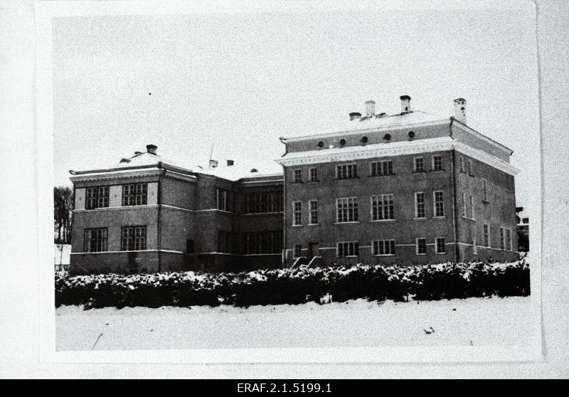 Viljandi keskkooli maja, kus 1941. aastal asus Viljandi hävituspataljon.