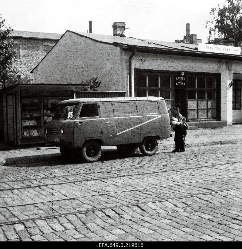 Postiauto Tartu maanteel.