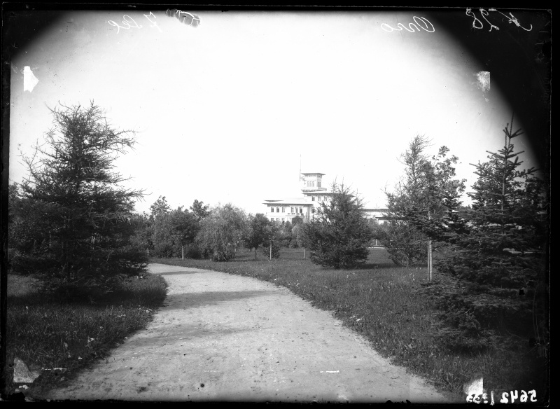 View of Oru Castle and Park south