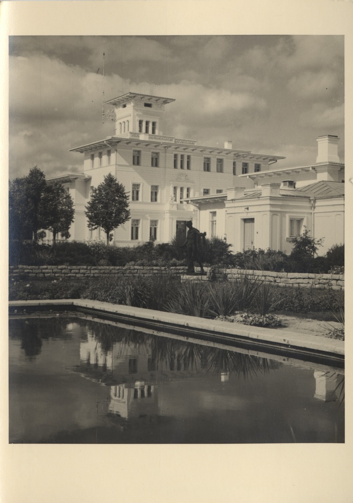 Estonia : Castle "Oru"