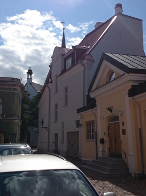 Tallinn, Toom-Rüütli tänav, taga Toomkirik. rephoto