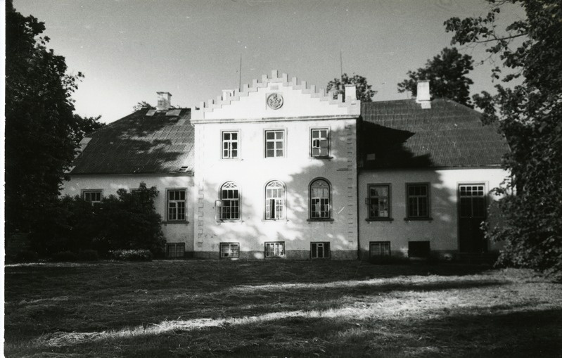 Lööne mõisa peahoone