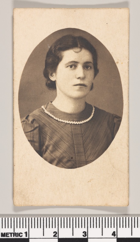 Alma Saulin Mõnnuste küla Kulli talust