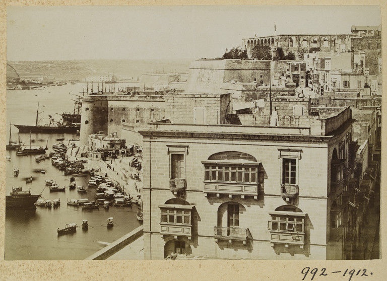 Lascaris Bastion and Upper Barrakka Gardens, Valletta (V&A Museum) - Lascaris Bastion and Upper Barrakka Gardens (V&amp;A Museum)
http://collections.vam.ac.uk/item/O1075975/photograph-unknown/
