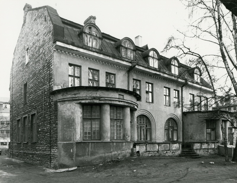 Dr. Akel's eye clinic and apartment, 3 views of the building. Architect Armas Lindgren