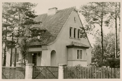 Heiki Karro's own house in Tallinn, Nõmmel, view of the building. Architect Heiki Karro  similar photo