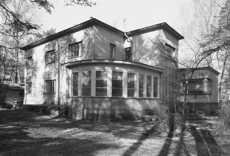 Private house in Tallinn Nõmmel May 20, views of the building. Architect Eugen Sacharias