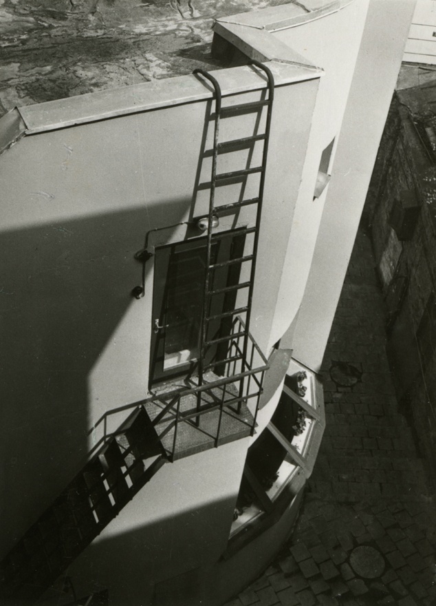 Flower shop in Tallinn Old Town, view of the building. Architect Vilen Künnapu