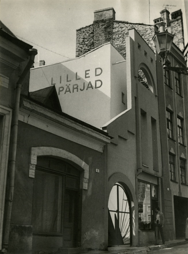 Flower shop in Tallinn Old Town, view of the building. Architect Vilen Künnapu