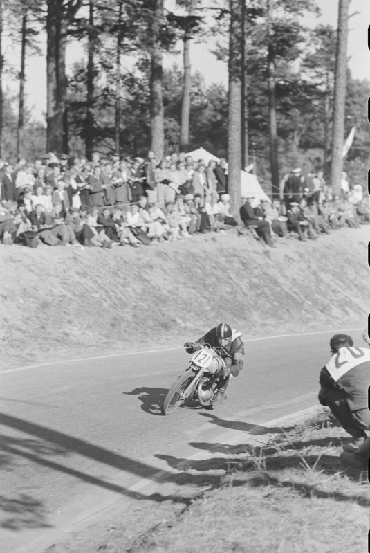 Mootorrataste ringrajasõidu meistrivõistlused 1949