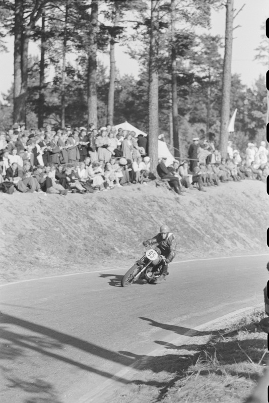 Mootorrataste ringrajasõidu meistrivõistlused 1949