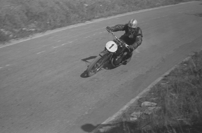 Mootorrataste ringrajasõidu meistrivõistlused 1949