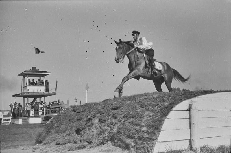 NSV Liidu meistrivõistlused ratsutamises 1948