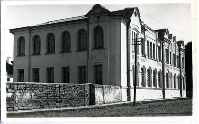 Kuressaare, Pikk 21, secondary school building  duplicate photo
