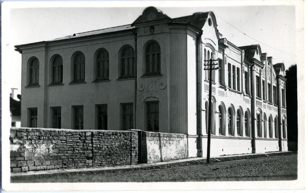 Kuressaare, Pikk 21, secondary school building