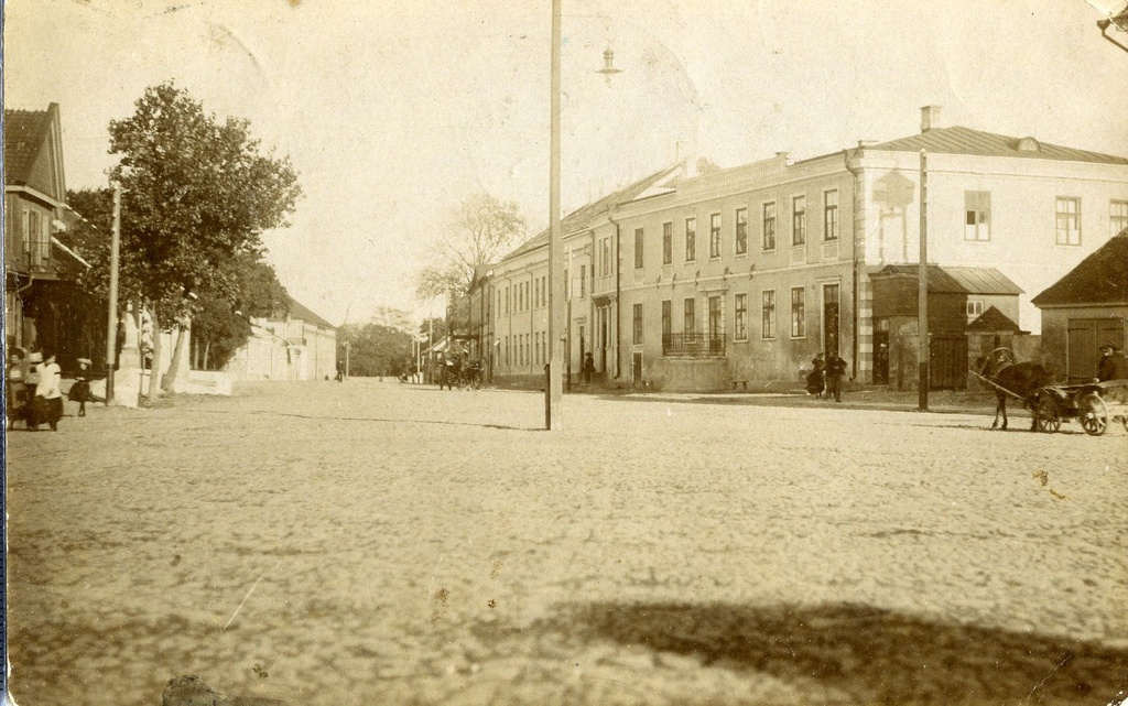 Kuressaare, Gymnasium Building of the Daughters