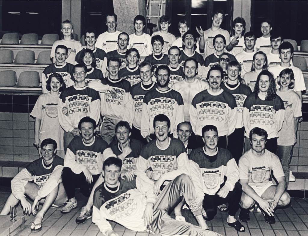 Tallinna Spordiklubi "Sebak" allveeujujad pärast Guinessi rekordi püstitamist