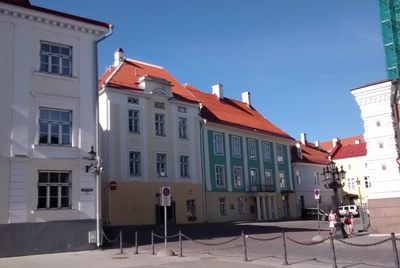 Tallinn, Toompea lossiplatsi põhjapoolne külg, majad nr. 3, 4 ja 5. rephoto
