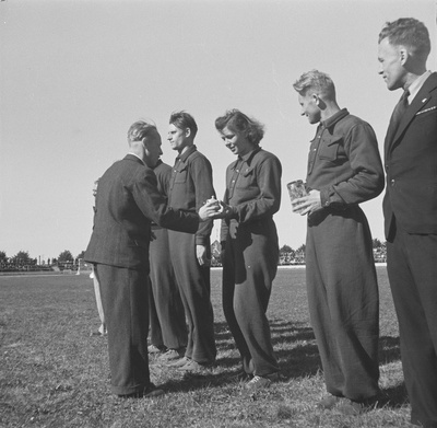 Kergejõustiku linnavõistlus Tallinn-Riia 1947  similar photo