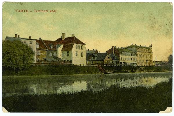 View on the left bank of Emajõe: in the middle of Treffner School, on the right hotel Bellevue. Tartu, 1900-1907.