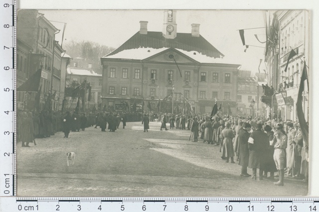 The demonstration in Tartu in the memory of those who have fallen in the Revolution in St Petersburg 03.1917
