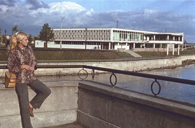 Ester Kubpart in Tartu in front of Kaunas restaurant.