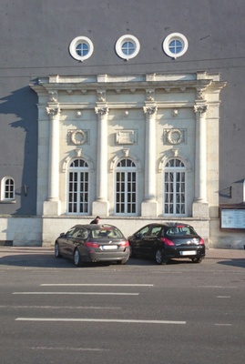 Tallinn, Vabaduse väljak nr. 5, osa "Gloria Palace" fassaadist. rephoto