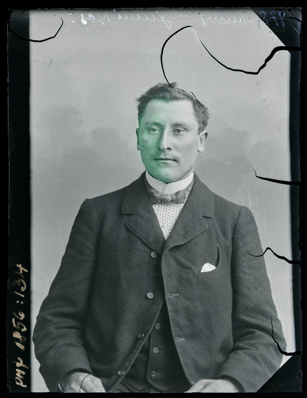 klaasnegatiiv ja foto, Naelapea, mehe portreefoto 1905.a.