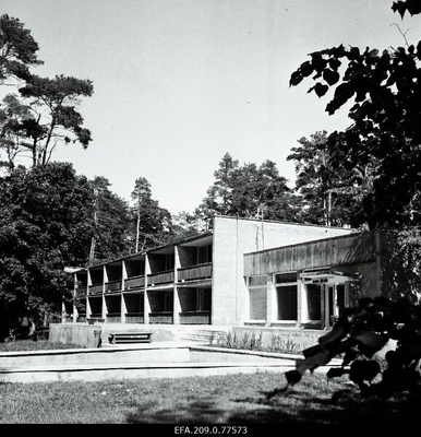 Narva-Jõesuu sanatooriumi majanduskorpus.  similar photo