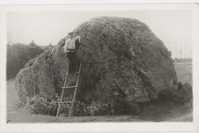 Vaivara, Sillamäe, big stone 1910  duplicate photo