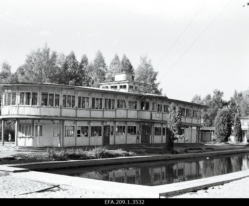 Ujula Nõmmel.