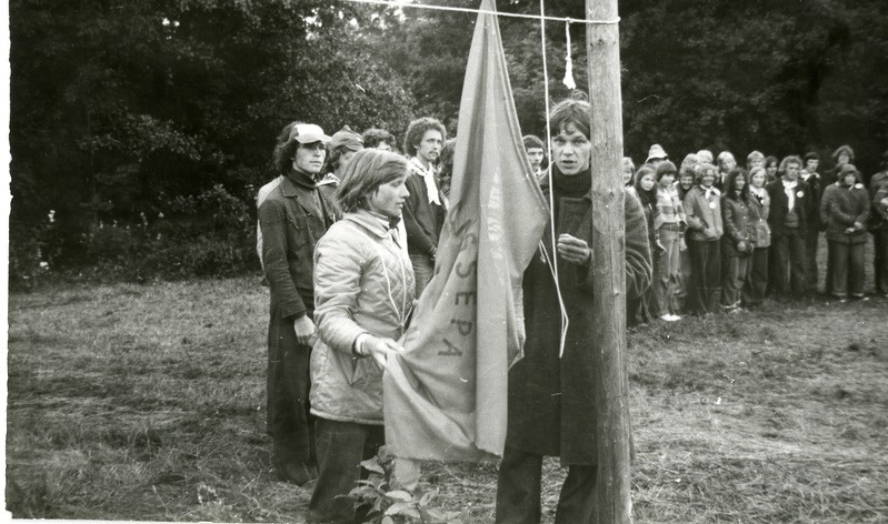 Kingissepa rajooni noorte suvepäevad: laagrilipu heiskab Viktor Martel