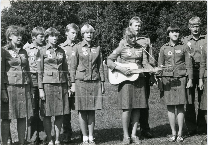 EÕM-i Saaremaa piirkonna kokkutulek Sutus: esineb Sõrve rühm