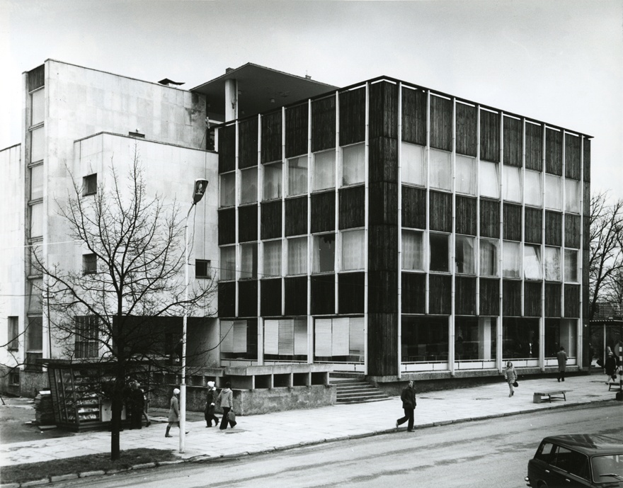 Paide store-restoran, view of the building. Architect Koidu Lassmann