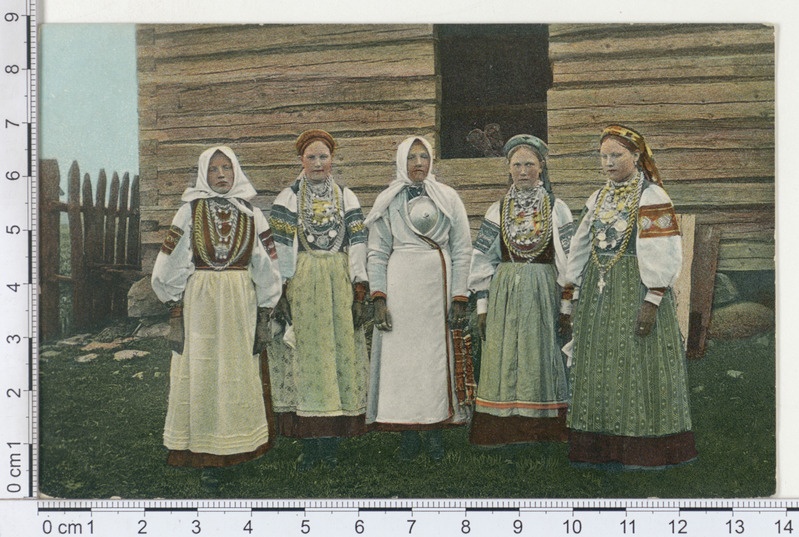 Setu rahvarõivais naised