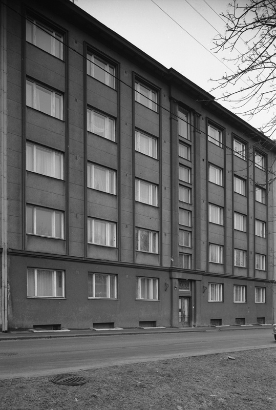 Apartment building in Tallinn, Kunderi 10, facade view. Architect Eugen Sacharias