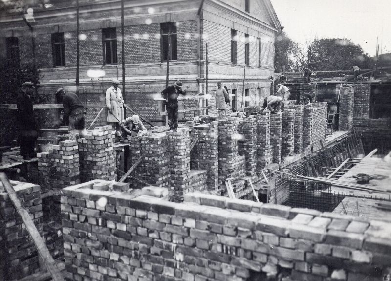 Construction of the building of Eesti Pank on Estonia pst in Tallinn