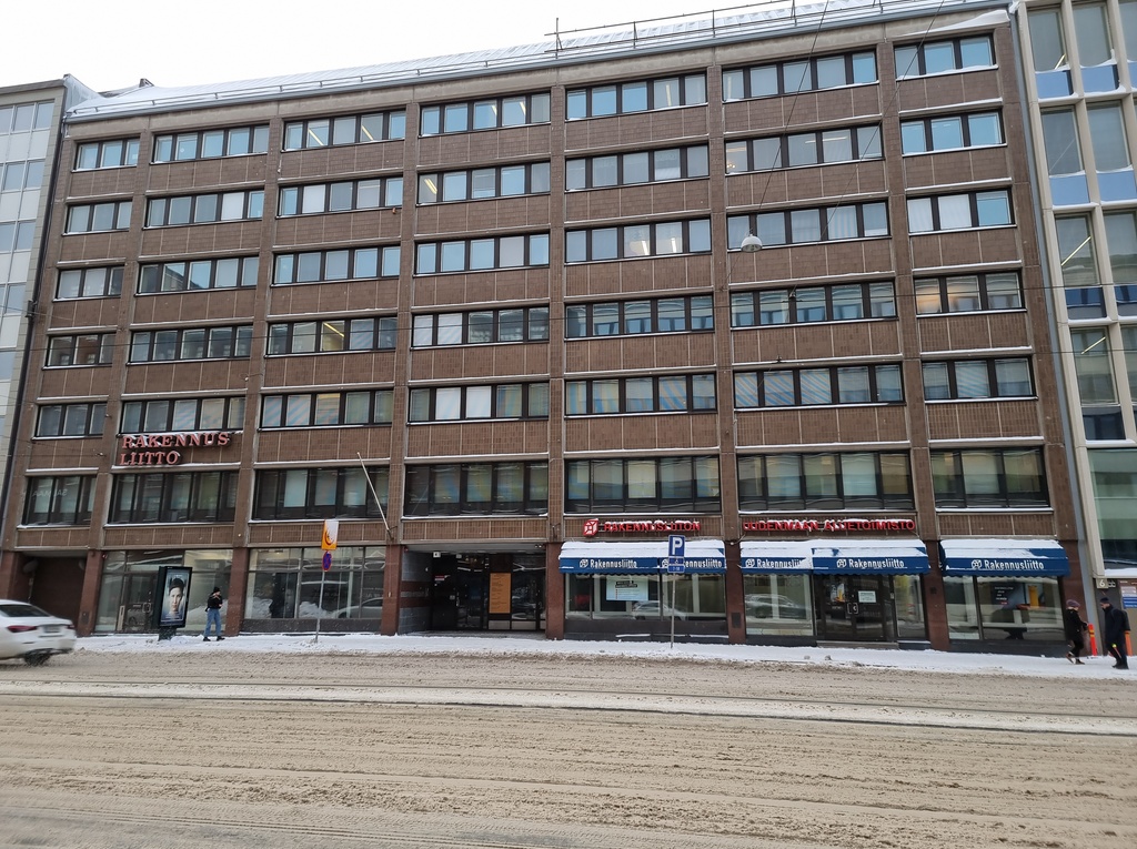 Siltasaarenkatu 4 pihan puolelta rephoto