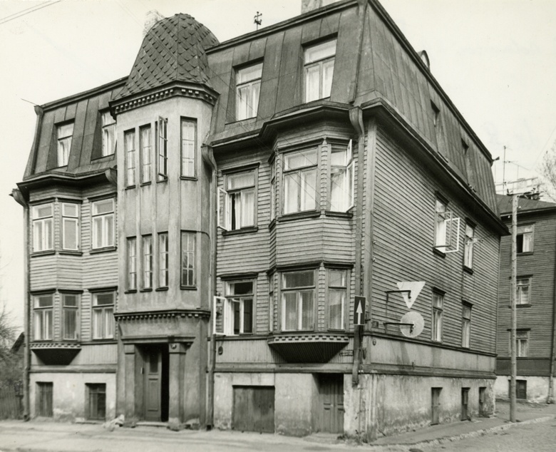 Apartment building in Tallinn, Kassisaba, Adamson St., view of the building. Architect Wilhelm Salemann (Vilhelm Saleman)