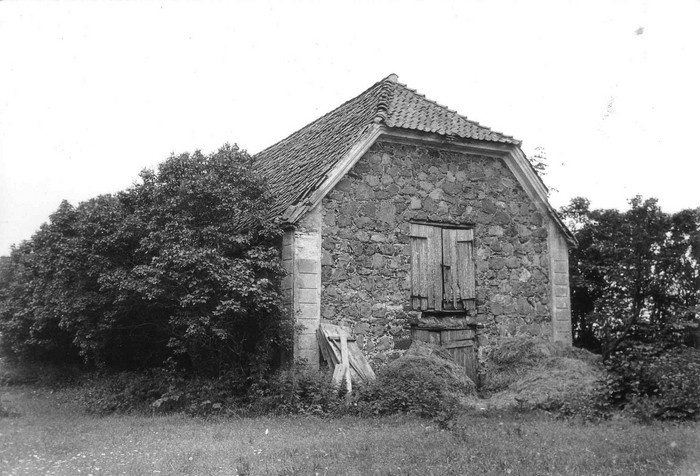 Soonlepa Manor Assistant Building