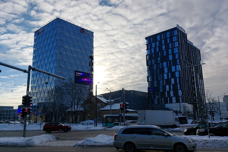 WoHo kvartal Tallinnas Paldiski mnt ja Mustamäe tee nurgal, Telia ja Pipedrive büroohooned. Pin Arhitektid rephoto