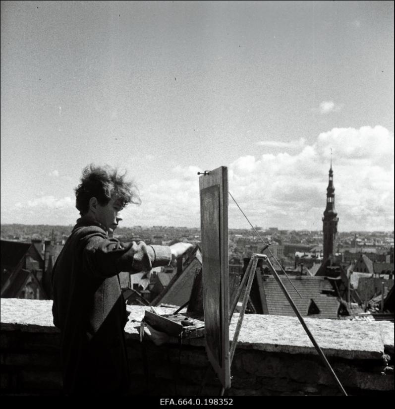 Kunstnik Kohtu tänava platvormil.