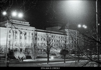 Öine vaade teatrile Estonia.  duplicate photo